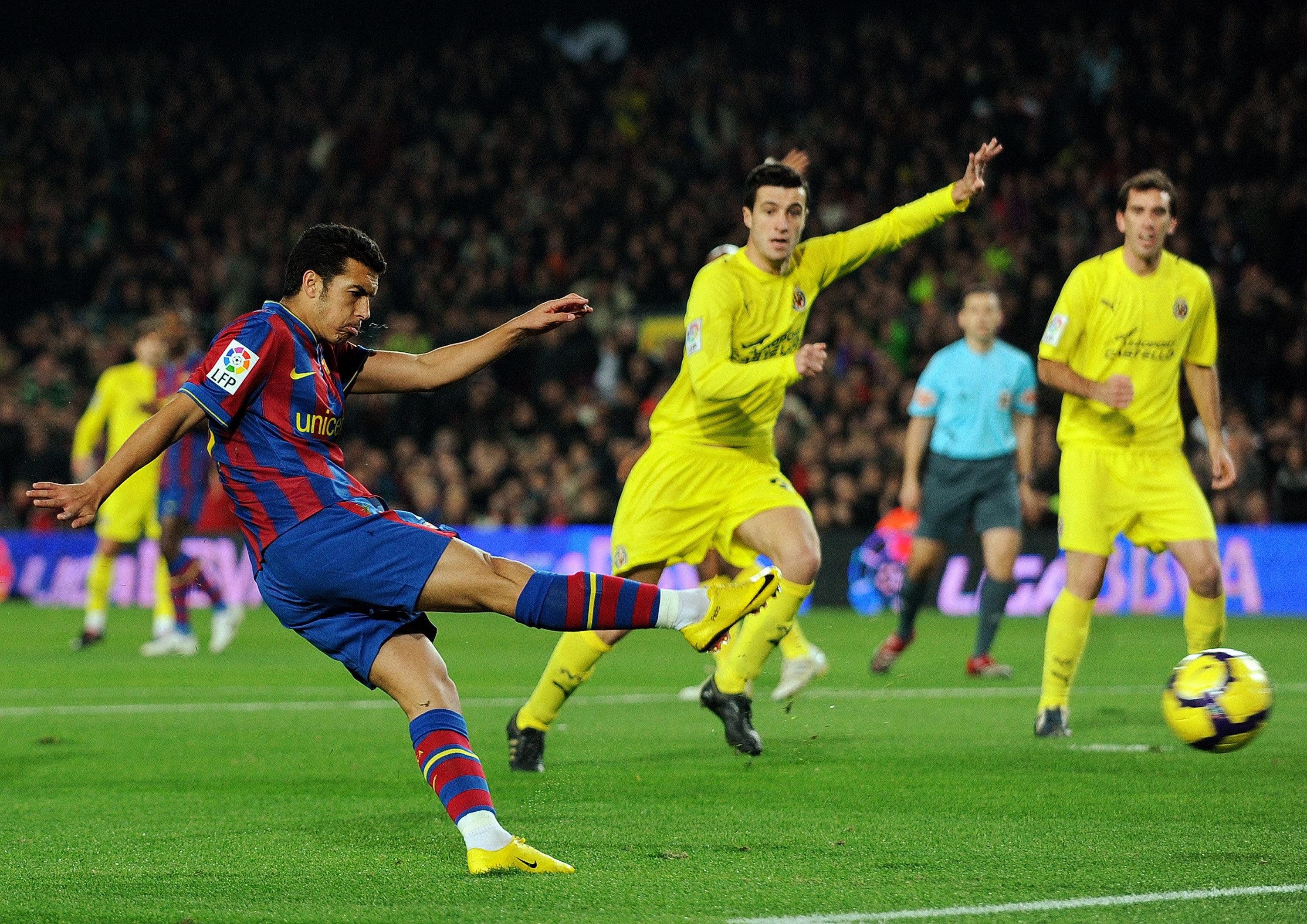 球迷们也纷 球迷们也纷