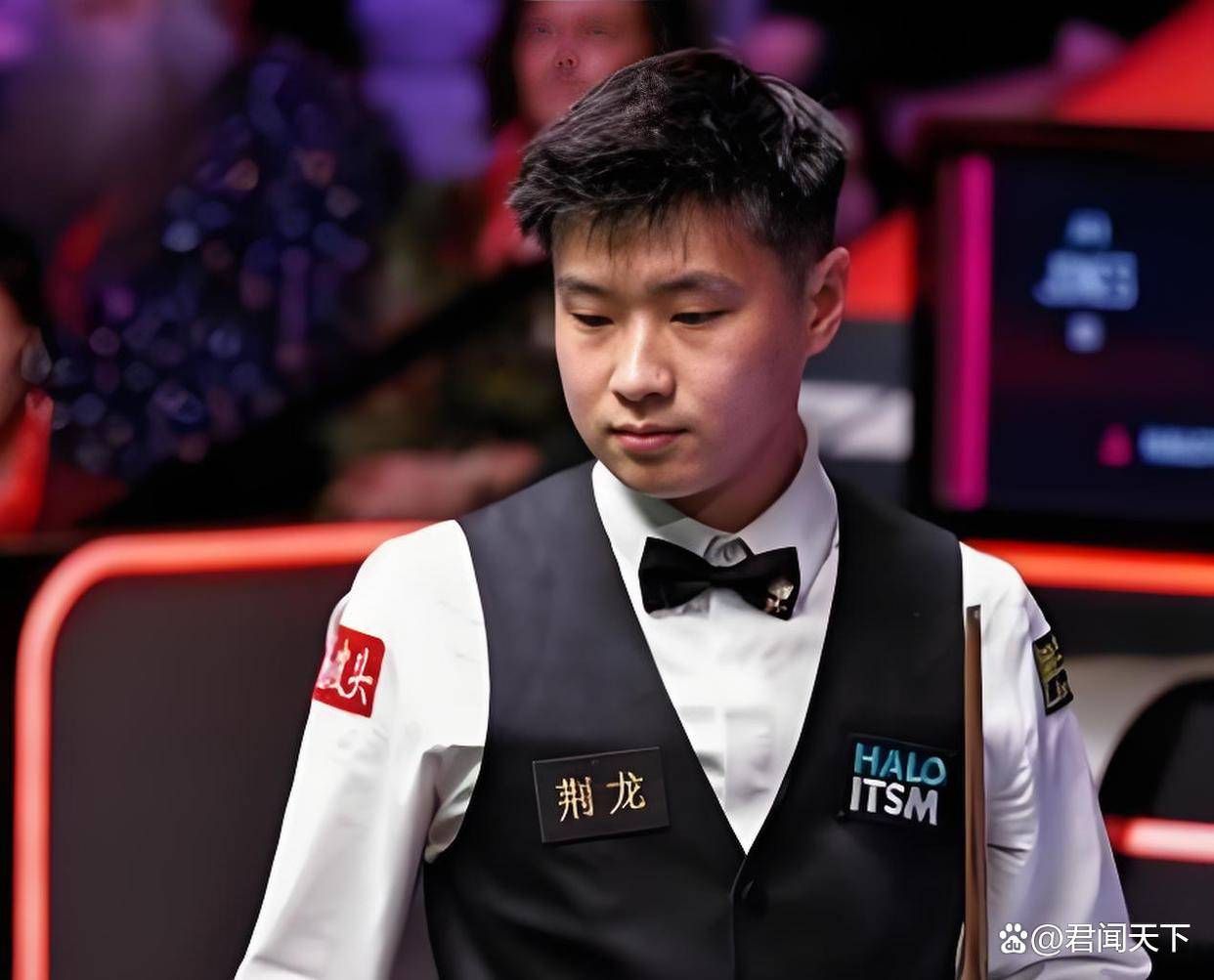 随着社交媒 随着社交媒