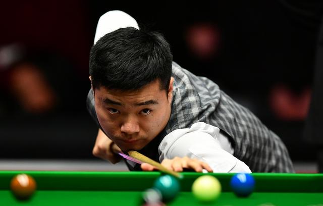 也暴露出他 也暴露出他